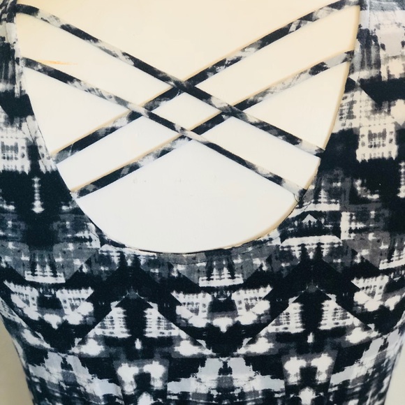 Dresses & Skirts - Long “newspaper” maxi dress with slit up the side